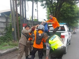 Pemotor Tewas Terlindas Truk di Surabaya, Sopir Melarikan Diri