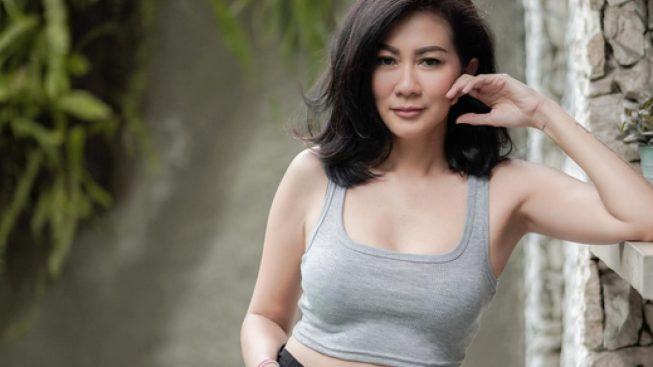 Tante Atien, Selebriti