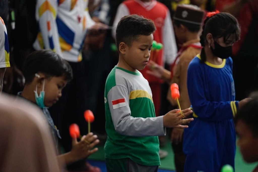 Ratusan Siswa di Kota Mojokerto Main Lato-Lato di Sunrise Mall