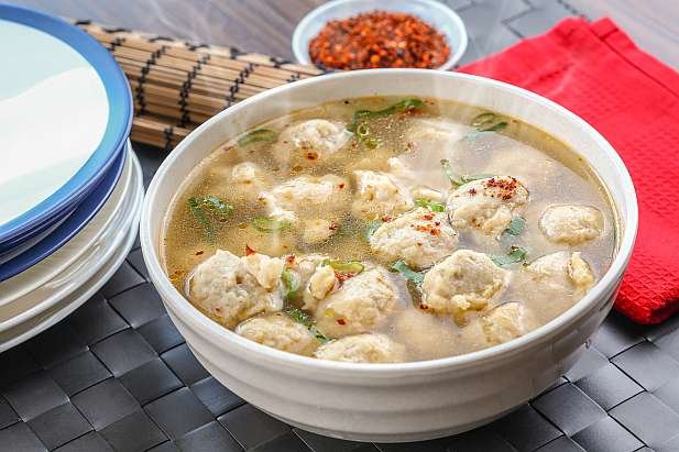 Kuliner, Bakso ayam kuah