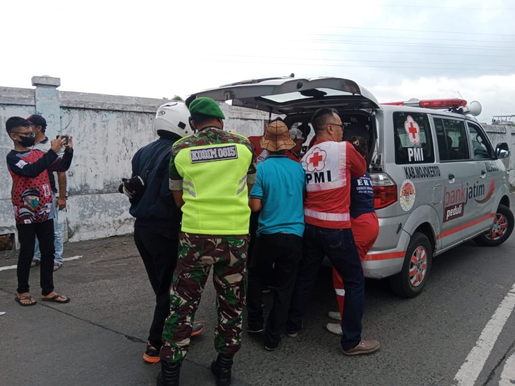 Pintu Terbuka, Kondektur Bus Harapan Jaya Tewas Terjungkal di Terminal Mojokerto