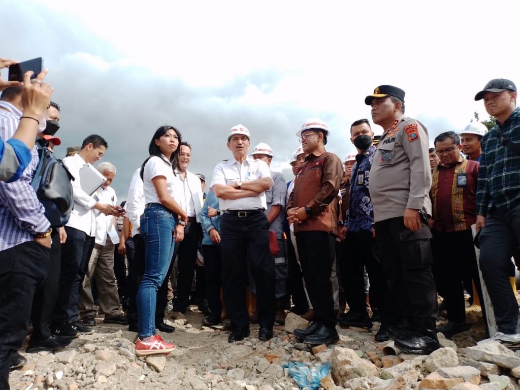 Targetkan Rampung Bulan Depan, Luhut Tinjau Progres Pembangunan Venue F1H20