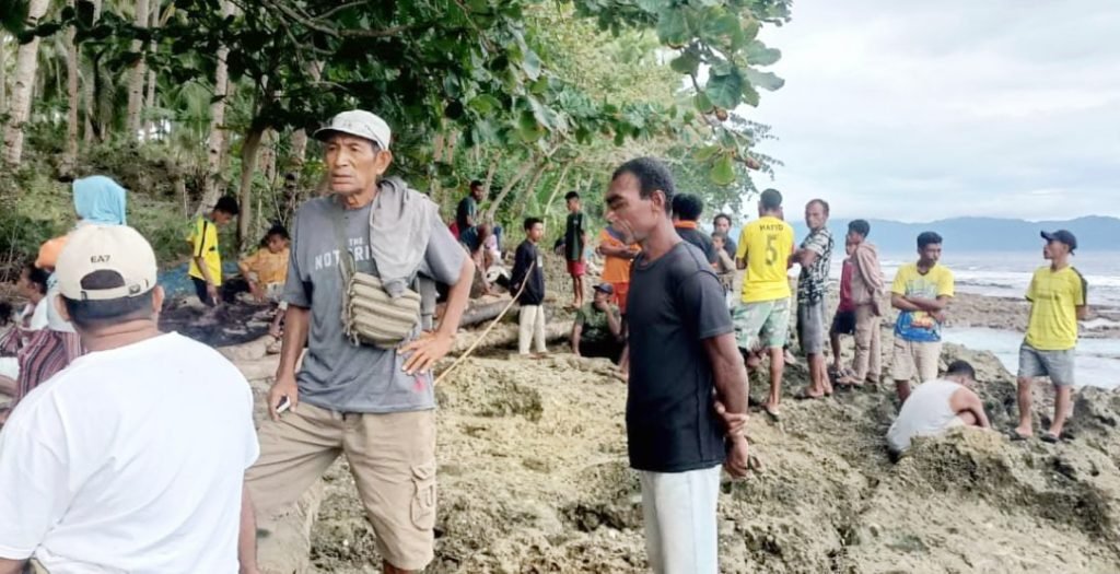 Nelayan Asal Desa Balifitu Halteng Terseret Arus Dipesisir Pantai Saat Memancing