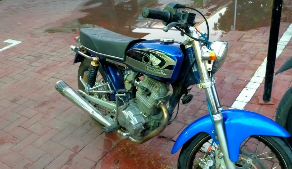 Bocil curi motor, Surabaya