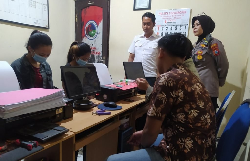 Asyik Nyabu dengan Pria Hidung Belang, 2 Pemandu Lagu di Bangkalan Diringkus Polisi