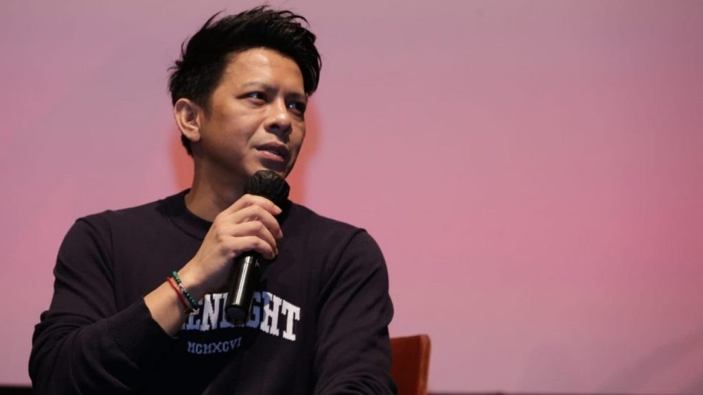 Ariel Noah Dikabarkan Pacaran dengan Penulis Novel Terkenal, Siapa Dia?