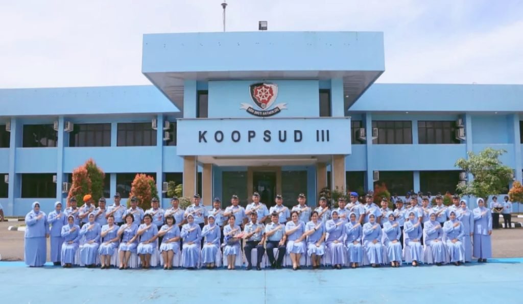 Komandan Lanud Leo Wattimena Hadiri Passing In dan Passing Out Pangkoopsud III