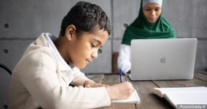7 Hadits Menuntut Ilmu : Perintah Serta Keutamanaannya Bagi Umat Islam