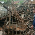 Rumah ambruk, Angin kencang, Berita Lamongan