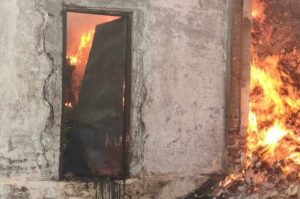 Gudang Kapas di Pasuruan Ludes Terbakar, 4 Mobil PMK Diterjunkan ke Lokasi