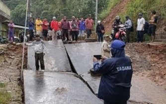 Tanah ambles, Jalan terputus