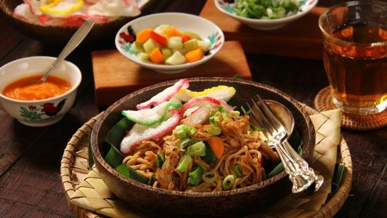 Mie goreng ayam, Kuliner