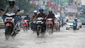 Motor mogok saat hujan, Musim hujan