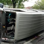 Minibus terguling, Berita Jombang, Penumpang luka-luka