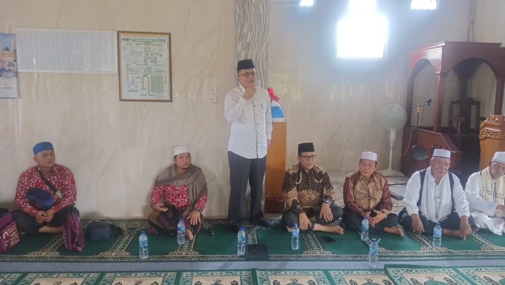 81 Jamaah Umroh Padang Lawas Utara Diberangkatkan