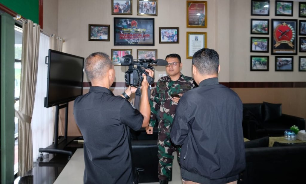 Beredar Video Pria Membawa Pistol, Danrem Tegaskan Bukan Anggota TNI