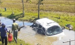 Berangkat Hajatan, Mobil Siaga Desa Muat Emak-emak Terjun ke Sungai Bojonegoro