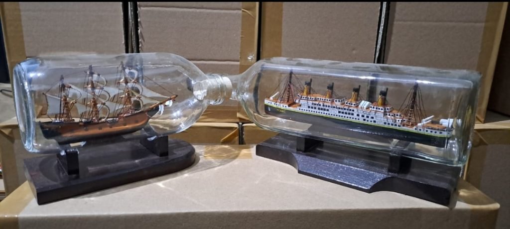 Miniatur Kapal Dalam Botol Kaca, Kerajinan Unik Bernilai Ekonomis
