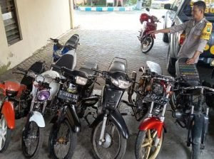 Digerebek Polisi, Penonton dan Pebalap Liar di Mojokerto Lari Kocar-kacir