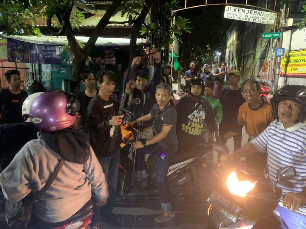 Serang Warga dengan Celurit, 3 Gangster di Surabaya Diamuk Masa