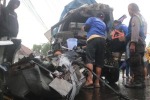 4 Kendaraan Terlibat Kecelakaan Beruntun di Jombang, 5 Orang Terluka