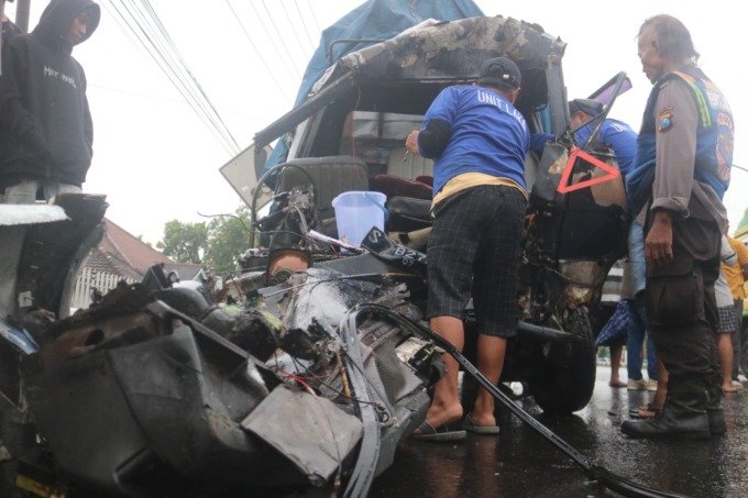 Kecelakaan beruntun, Berita Jombang