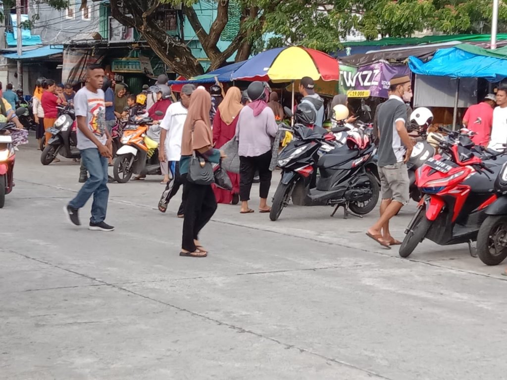 Pasar Bastiong Kota Ternate Diduga jadi Sarang Pungli, Masyarakat Minta Walikota Bertindak