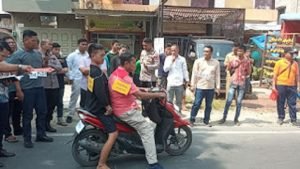 Personel Polsek Medan Timur Gelar Rekontruksi Kecelakaan Lalu Lintas
