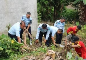 Nimrot Sihotang Pimpin Gotong Royong Rutan Kelas 1 Medan Kanwil Kumham Sumut Dalam Rangka HBP Ke 59