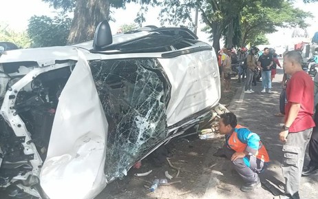 Minibus tabrak motor, Kecelakaan lalu-lintas, Berita Lamongan