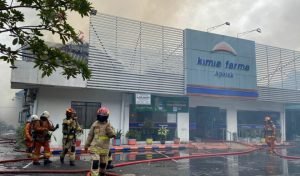 Apotek Kimia Farma Surabaya Ludes Terbakar, Karyawan Berhamburan Menyelamatkan Diri