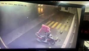 Diparkir di Halaman Alfamart, Motor Warga Mojokerto Raib Digasak Maling