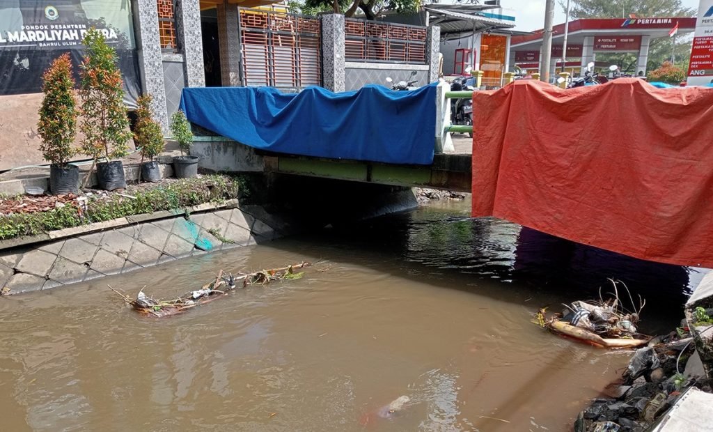 Terpeleset, Bocah TK Ditemukan Tewas Tenggelam di Dam Ndayu Jombang