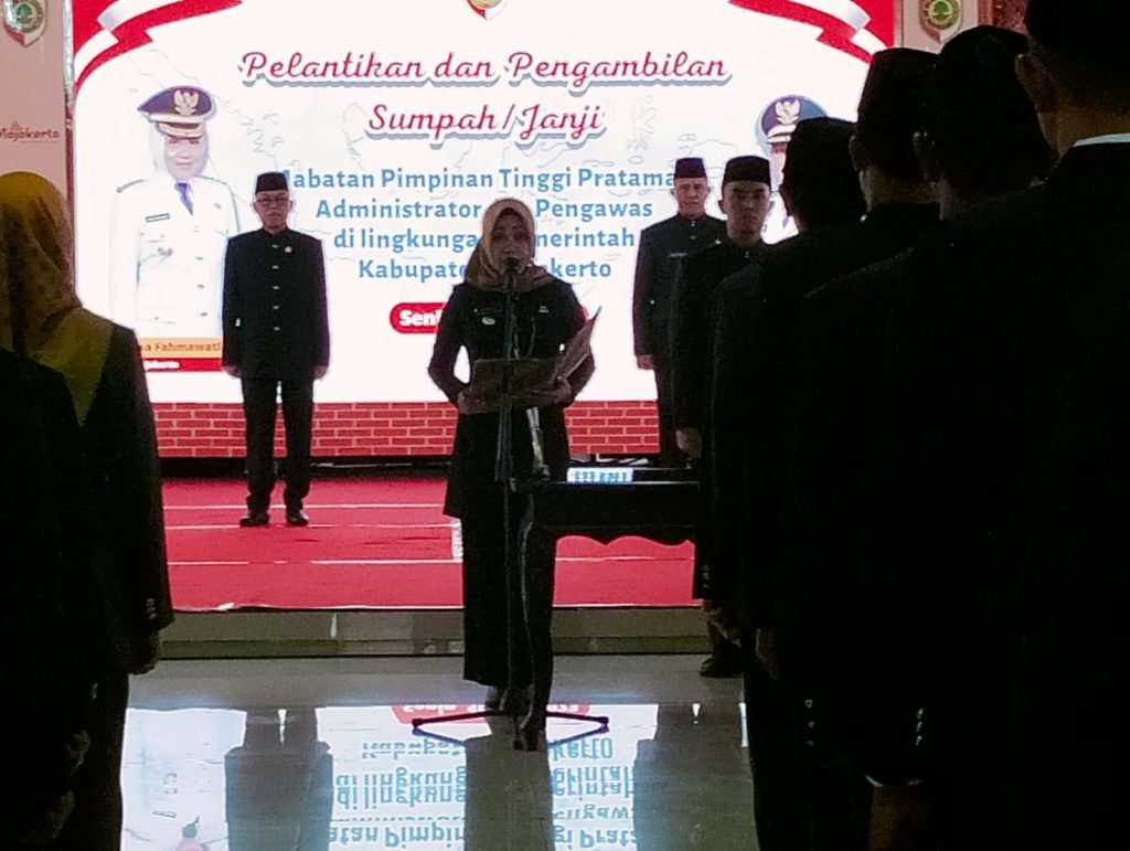 Mutasi 98 Pejabat Pemkab Mojokerto, Ikfina Minta PNS Jaga Integritas