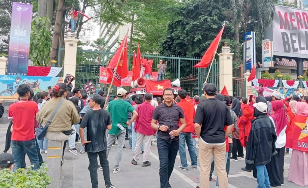 Antarkan ‘Manifesto Pendidikan’, 500 Anggota LMND Se-Indonesia Longmars ke Kemendikbud-Ristek RI