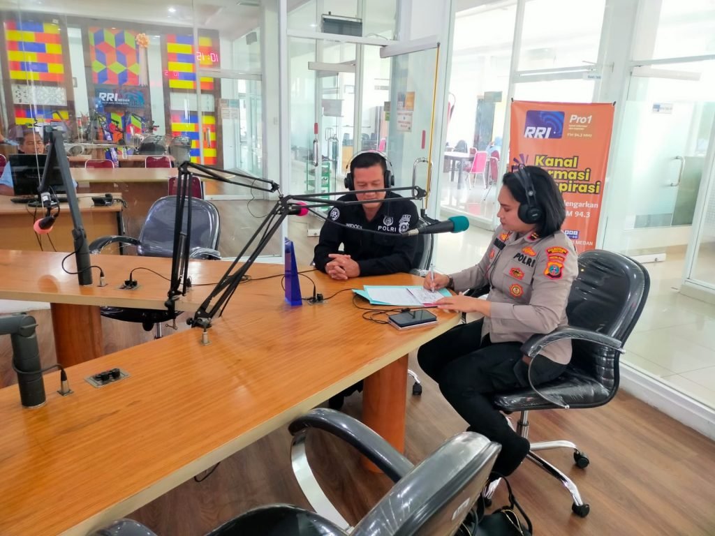 Kapolsek Tuntungan jadi Narasumber Dialog Interaktif Halo Polisi di RRI Medan