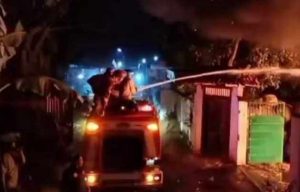 Kebakaran Gudang Rongsok dan Rumah di Madiun, Pemilik Rumah Dilarikan ke RS