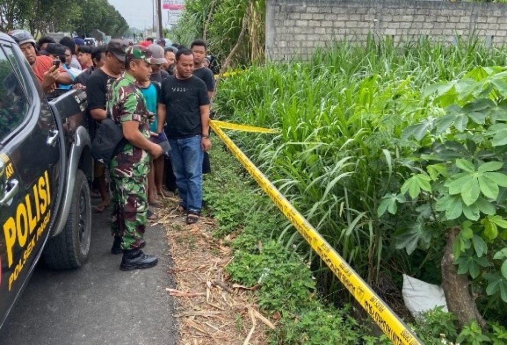 Geger! Mayat Terbungkus Karung Ditemukan di Sawah Kediri