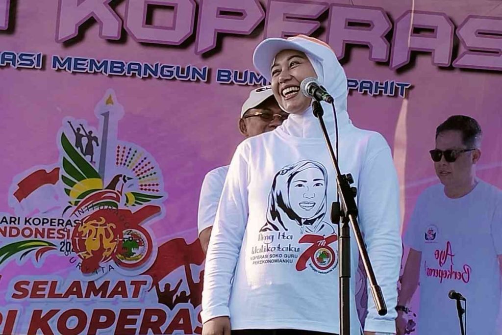 Peringati Hari Koperasi, Ning Ita Ajak Emak-emak Senam Sehat – Donor Darah