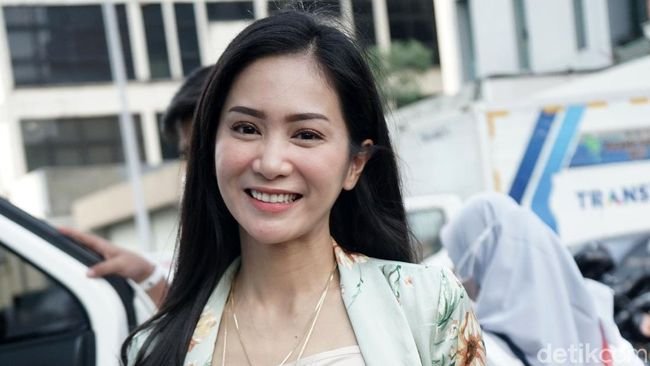 Artis Cantik, Sugar daddy