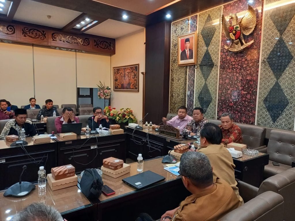 Komisi D DPRD Jatim Beri Harapan Baru, Penggusuran PKL Modongan Ditunda