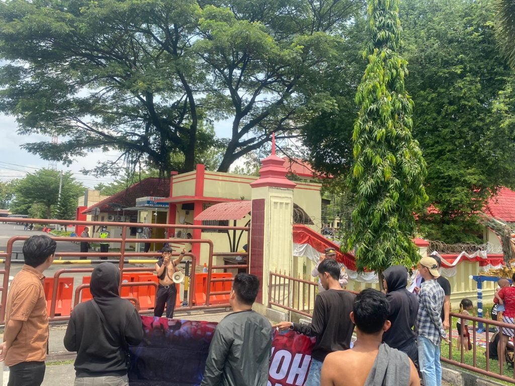 Minta Kapolres Labuhanbatu Dicopot, Koalisi Mahasiswa Demo Polda Sumut