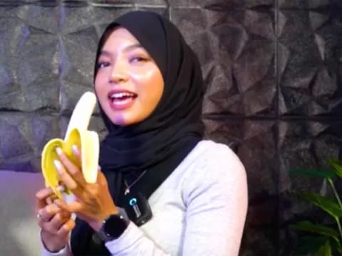 Oklin Fia, Jilat es krim