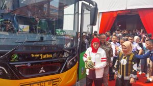 Resmikan Bus Trans Jatim, Kofifah : Angkutan Massal yang Murah dan Nyaman