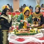 Pakaian Adat, Paripurna, DPRD Mojokerto,