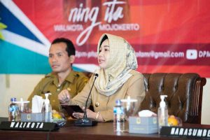 Tingkatkan Investasi di Kota Mojokerto, Ning Ita Gelar Sosialisasi Perizinan