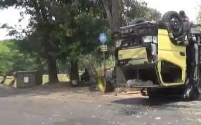 Truk terguling, Jombang