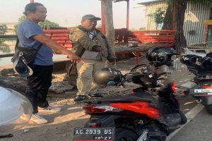 Motor dan Tas Misterius di Sungai Karah Hebohkan Warga Surabaya