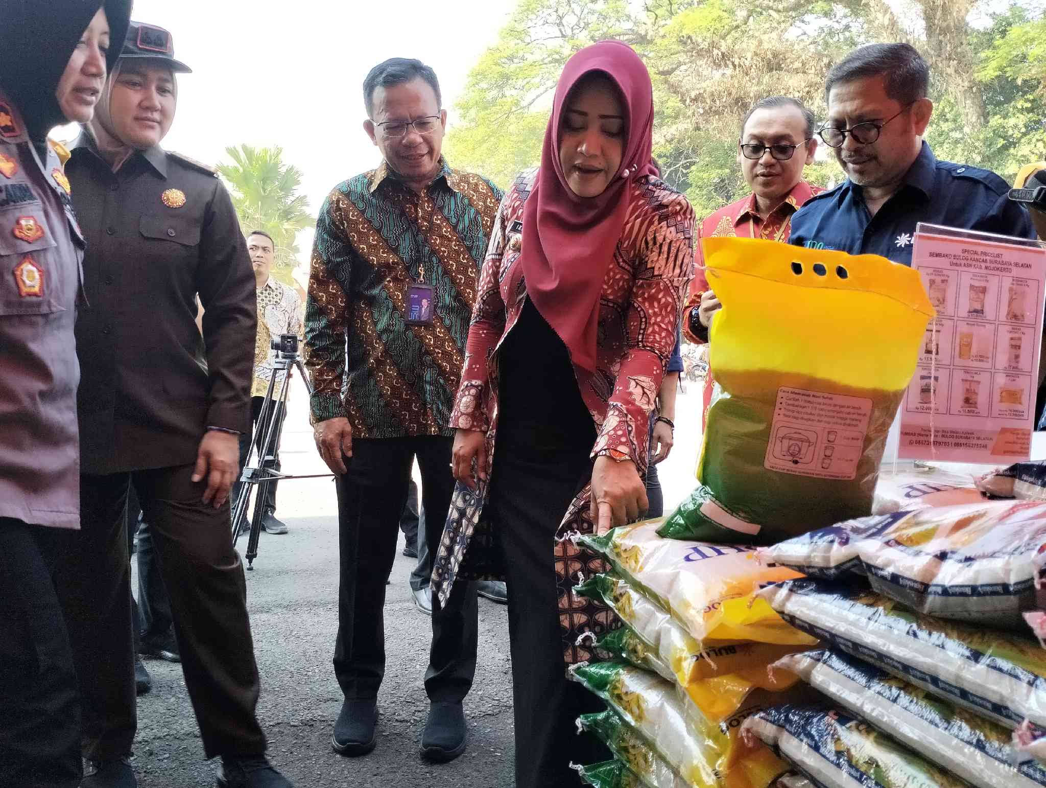 Tekan Inflasi Harga Beras Asn Di Kabupaten Mojokerto Gencarkan Gerakan Serentak Beli Beras Premium 6518