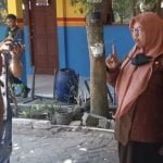 Kepala Sekolah, Dicolok tusuk bakso